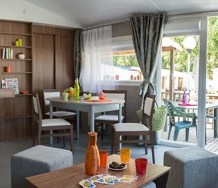 Officiel Siblu Les Pierres Couchees 4* Сен-Бревен-ле-Пен