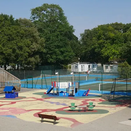 مكان تخييم Officiel Siblu Les Pierres Couchees 4*