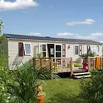 Campingplatz Officiel Siblu Les Pierres Couchees 4*