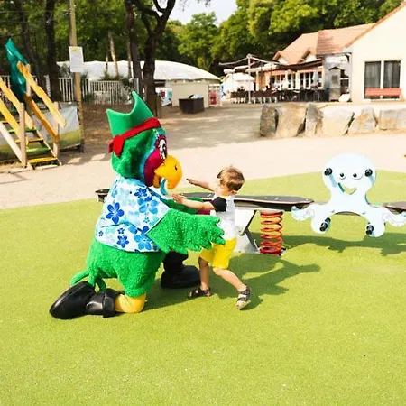 Officiel Siblu Les Pierres Couchees キャンプ場 サン・ブルヴァン・レ・パン