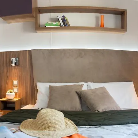 Officiel Siblu Les Pierres Couchees 4* サン・ブルヴァン・レ・パン