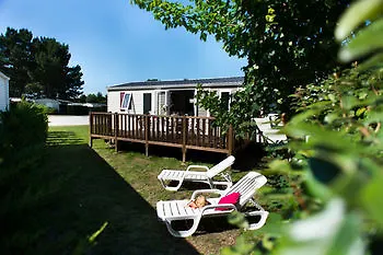 Campsite Officiel Siblu Les Pierres Couchees 4*