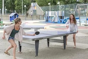 Officiel Siblu Les Pierres Couchees キャンプ場 4*