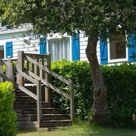 אתר קמפינג Officiel Siblu Les Pierres Couchees סן-ברבן-לה-פן