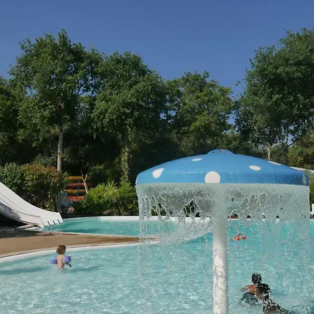 キャンプ場 Officiel Siblu Les Pierres Couchees 4*